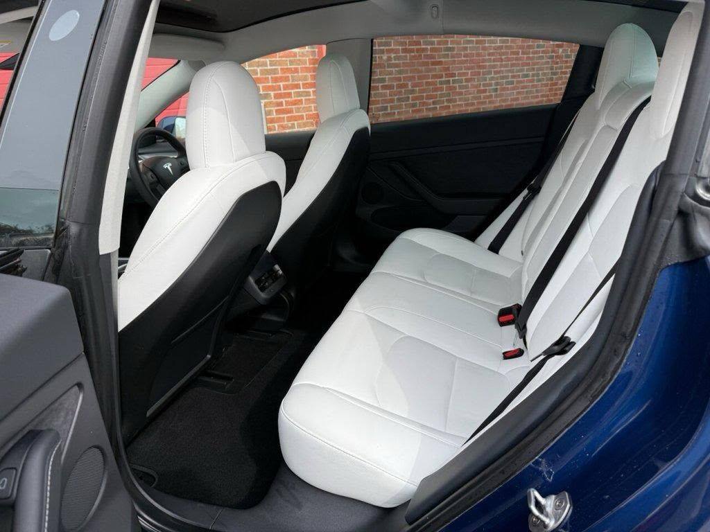 Rear passenger seats of the ZensCars private hire car